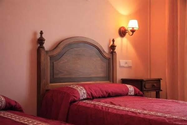 Hotel Patri Huéscar Extérieur photo
